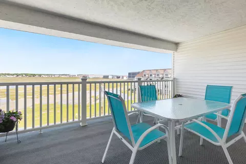 Exterior - 493 Ocean Blvd #30, Hampton, NH 03842 photo 3 of 5