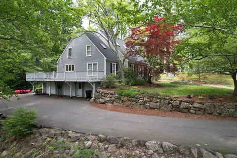 85 Stowell Rd, Bedford, NH 03110