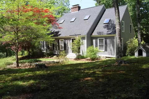 85 Stowell Rd, Bedford, NH 03110