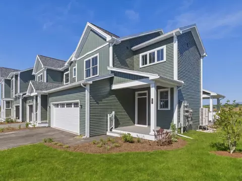 445 Old Farm Rd, South Burlington, VT 05403