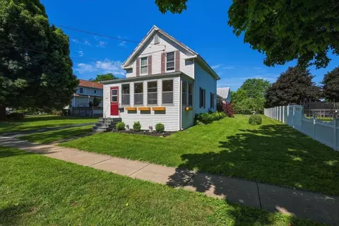 126 N Elm St, Saint Albans, VT 05478