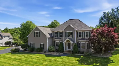 22 Longview Cir, Pelham, NH 03076