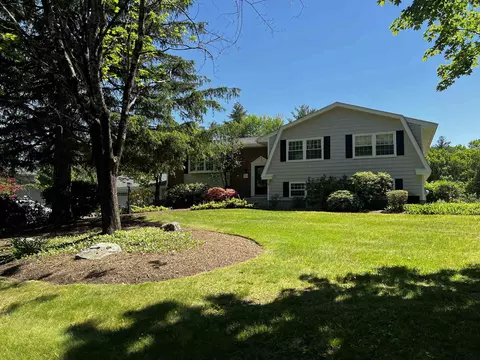 31 Normandy Dr, Sudbury, MA 01776