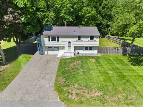 6 Cypress St, Salem, NH 03079