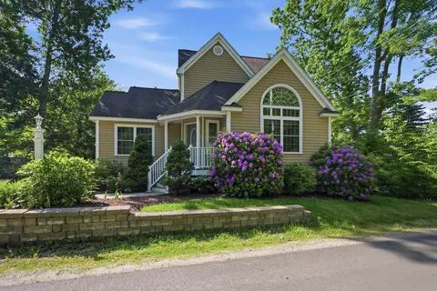 66 Tibbetts Rd, Fremont, NH 03044