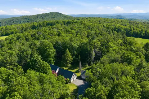 1572 Skyline Dr, Weathersfield, VT 05156