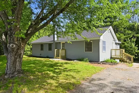 78 Crowhill Rd, Rochester, NH 03868