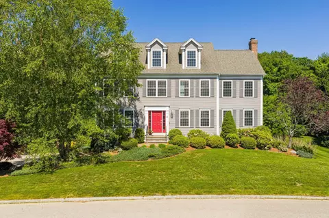 4 Sherburne Dr, Hampton, NH 03842