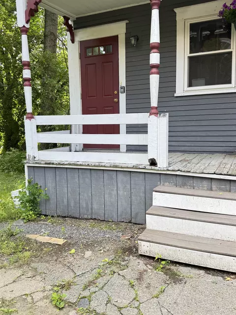34 Center St, Walpole, NH 03609