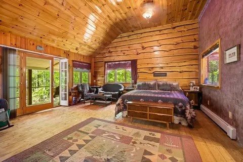 Bedroom - 14 Broadway Ave, Gorham, NH 03581 photo 4 of 6
