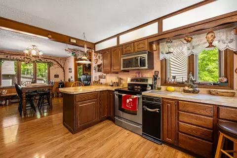 Kitchen - 14 Broadway Ave, Gorham, NH 03581 photo 3 of 4
