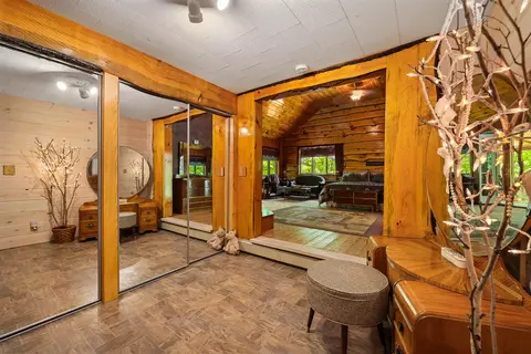 Entry Way - 14 Broadway Ave, Gorham, NH 03581 photo 4 of 4