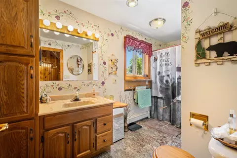 Bath - 14 Broadway Ave, Gorham, NH 03581 photo 1 of 2