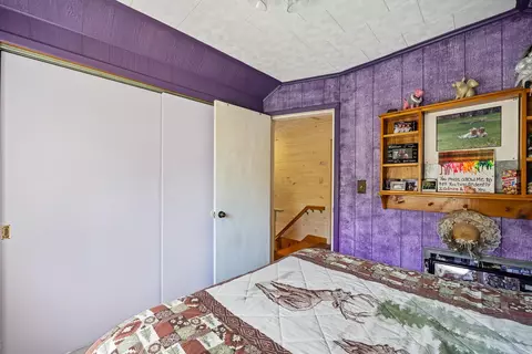 Bedroom - 14 Broadway Ave, Gorham, NH 03581 photo 3 of 6