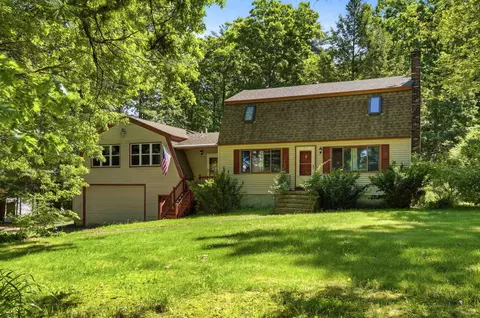 73 Old Chester Rd, Derry, NH 03038