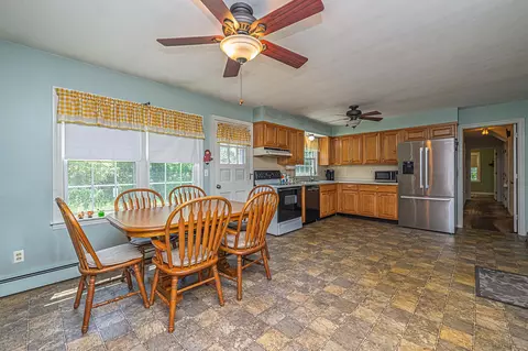7 Squamscott Rd, Stratham, NH 03885 photo 9
