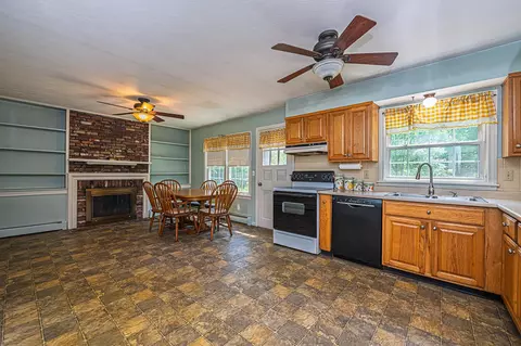 7 Squamscott Rd, Stratham, NH 03885 photo 11