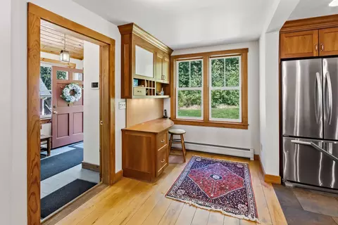 Entry Way - 1087 County Rd, Walpole, NH 03608 photo 2 of 5