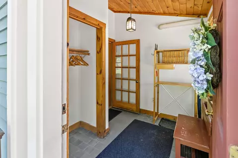 Entry Way - 1087 County Rd, Walpole, NH 03608 photo 1 of 5
