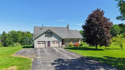 428 Lawson Rdg, Newport, VT 05855