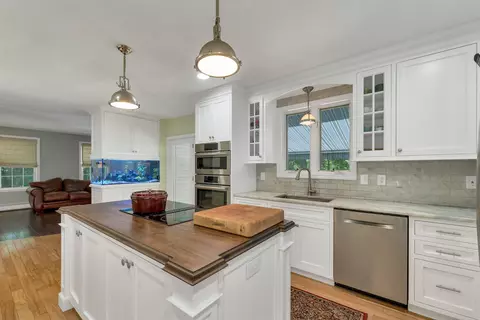 Kitchen - 76 Marblehead Rd, Windham, NH 03087 photo 2 of 3