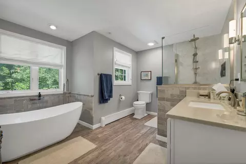 Bath - 76 Marblehead Rd, Windham, NH 03087 photo 2 of 5