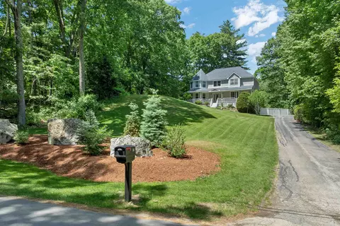 76 Marblehead Rd, Windham, NH 03087