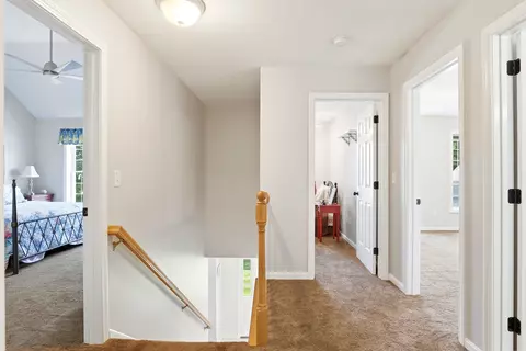 Entry Way - 57 Lindsay Rd, Hooksett, NH 03106 photo 5 of 5