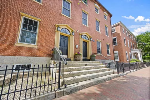 159 State St #2A, Portsmouth, NH 03801