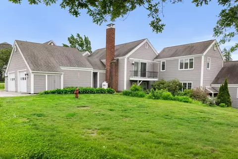 49 Hilltop Pl #49, New London, NH 03257
