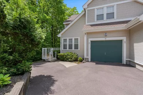 32 Larch Rd, South Burlington, VT 05403