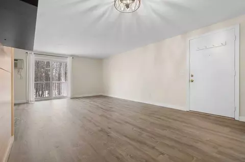 Living - 39 Ernest Ave #202, Exeter, NH 03833 photo 3 of 3