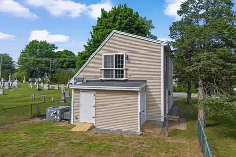 Exterior - 55 Stark Ave, Dover, NH 03820 photo 5 of 8