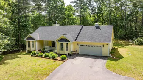 120 Camp Sargent Rd, Merrimack, NH 03054