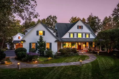 24 Wisteria Dr, Dover, NH 03820
