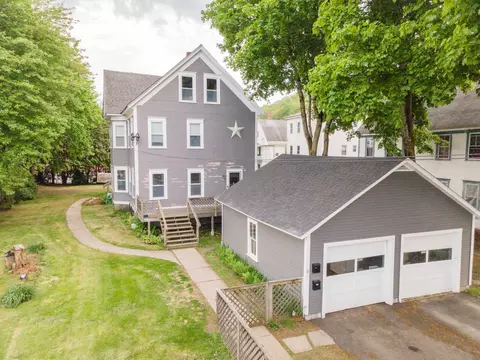 6 Tuttle St, Rockingham, VT 05101