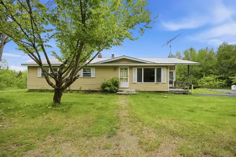 461 Coventry Rd, Benton, NH 03785