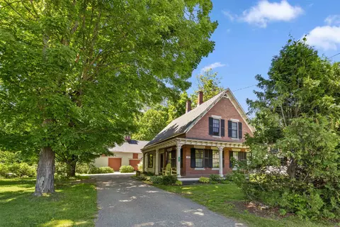 295 N Main St, Bradford, VT 05033