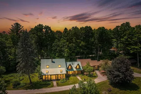 38 Water St, Rumney, NH 03266