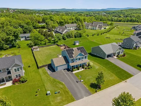 143 Commodore Dr, Vergennes, VT 05491
