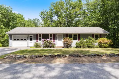 79 Maple St, Somersworth, NH 03878
