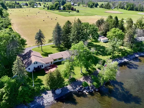 107 Mountain View Ln, North Hero, VT 05474