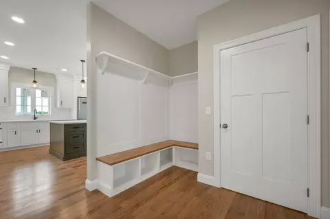 Entry Way - 22 Fairway Dr, Dunbarton, NH 03046 photo 2 of 2