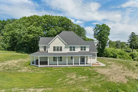 22 Fairway Dr, Dunbarton, NH 03046