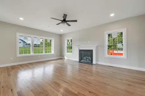 Living - 22 Fairway Dr, Dunbarton, NH 03046 photo 3 of 13