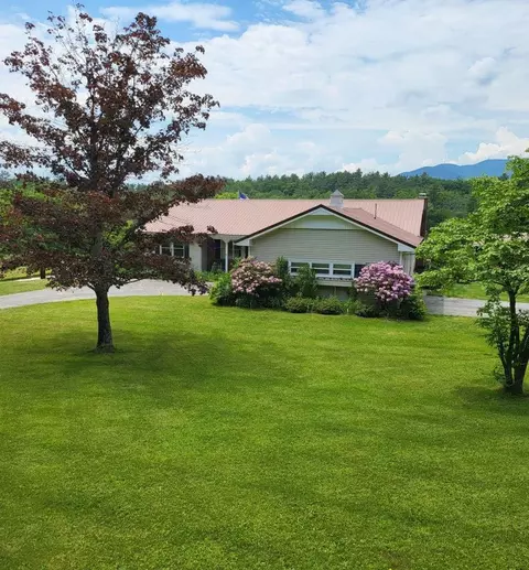 86 Hewitt Rd, Claremont, NH 03743
