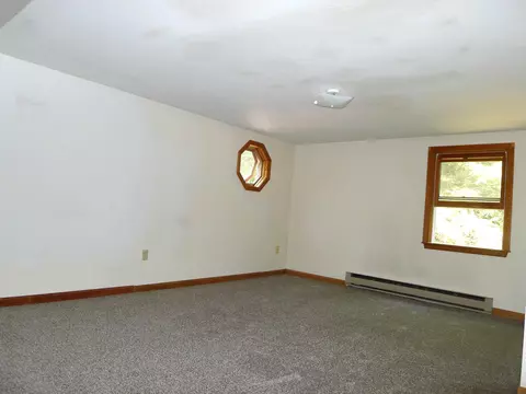 Living - 62 Boody Farm Rd, Epping, NH 03042 photo 6 of 7