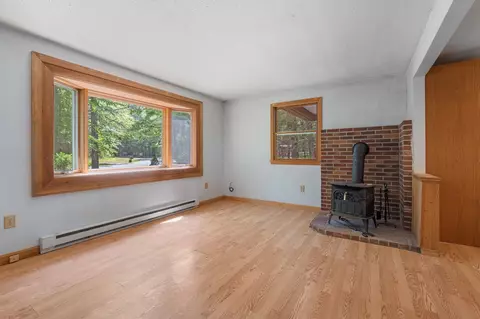 Living - 62 Boody Farm Rd, Epping, NH 03042 photo 5 of 7