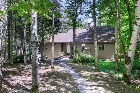 10 Wedgewood Dr, Grantham, NH 03753