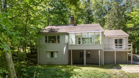 10 Wedgewood Dr, Grantham, NH 03753